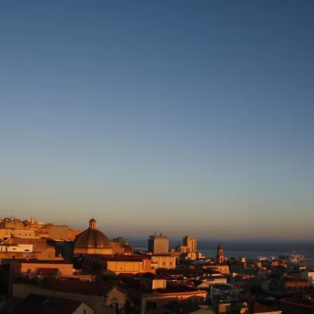 Vista - Piazza Yenne 3*